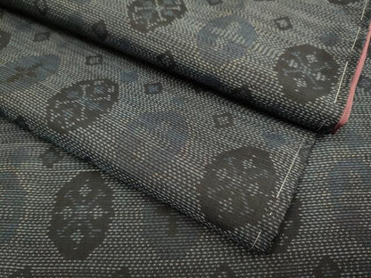 平和屋着物●本場大島紬　幾何学横段文　正絹　逸品　DAAX8515du