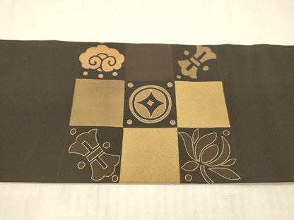 平和屋着物●塩瀬 九寸名古屋帯 宝尽くし草葉文 黒地 金糸 正絹 逸品 DAAX8867cm