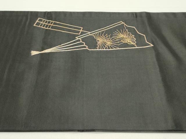 平和屋着物●アンティーク 大正ロマン 丸帯 駒刺繍 総刺繍 檜扇鶴文 黒地 正絹 逸品 DAAY0234ob