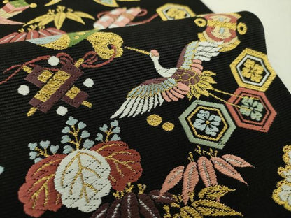 平和屋着物●西陣の老舗　1782年創業　山下織物　六通柄袋帯　唐織　招福宝尽くし　黒地　金糸　正絹　逸品　DAAY1242ps