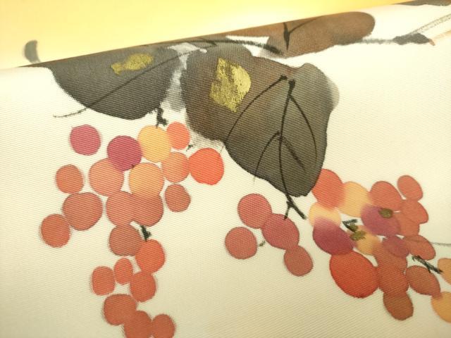 平和屋着物●塩瀬　九寸名古屋帯　作家物　手描き　葡萄蔦の葉文　金彩　正絹　逸品　DAAY1299ps