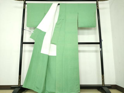 平和屋着物●服飾評論家　市田ひろみ監修　色無地　宝尽くし花地紋　若竹色　正絹　逸品　DAAY1427ps