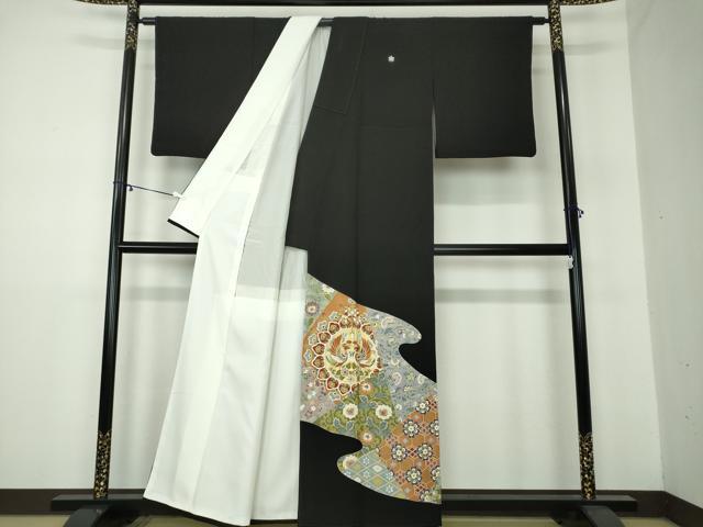 平和屋着物●豪華黒留袖　駒刺繍　正倉院鳳凰更紗花文　金彩　正絹　逸品　DAAY1513ps