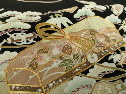 平和屋着物●豪華黒留袖 作家物 駒刺繍 宝尽くし 文箱花文 暈し染め 金彩 正絹 逸品 DAAY1540ps
