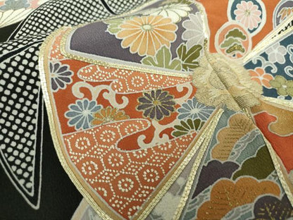 平和屋着物●豪華黒留袖　駒刺繍　吉祥花丸文　金銀彩　正絹　逸品　DAAY1692ps