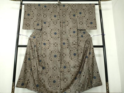 平和屋着物●本場大島紬 龍郷絣 花菱文 正絹 逸品 DAAY1709ps