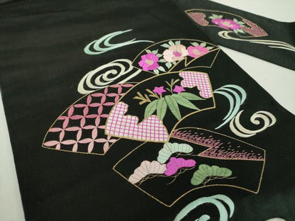 平和屋着物●アンティーク 大正ロマン 九寸名古屋帯 駒刺繍 総刺繍 地紙流水花文 黒地 金糸 正絹 逸品 DAAY1928ps