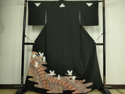 平和屋着物■豪華黒留袖　渡橋流水飛鶴文　金彩　正絹　逸品　DAAY2093op