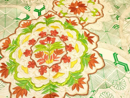 平和屋着物∵女の子 十三参り 子供 祝着 駒刺繍 洋花文 金彩 逸品 DAAY3052ma