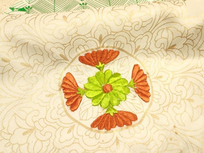 平和屋着物∵女の子 十三参り 子供 祝着 駒刺繍 洋花文 金彩 逸品 DAAY3052ma