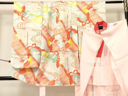 平和屋着物[]七五三　女の子　３歳　祝着　三つ身　長襦袢(単衣・半衿刺繍)セット　流水花蝶文　金彩　洗える着物　DAAY3154ma