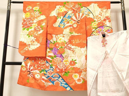 平和屋着物[]七五三　女の子　７歳　祝着　四つ身　襦袢(単衣・半衿刺繍)セット　駒刺繍　片輪車花蝶文　金彩　逸品　DAAY3157ma