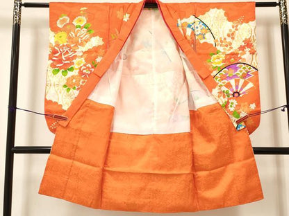 平和屋着物[]七五三　女の子　７歳　祝着　四つ身　襦袢(単衣・半衿刺繍)セット　駒刺繍　片輪車花蝶文　金彩　逸品　DAAY3157ma