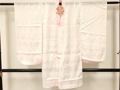 平和屋着物[]七五三　女の子　７歳　祝着　四つ身　襦袢(単衣・半衿刺繍)セット　駒刺繍　片輪車花蝶文　金彩　逸品　DAAY3157ma