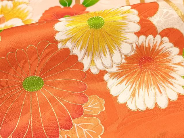 平和屋着物[]七五三　女の子　７歳　祝着　四つ身　襦袢(単衣・半衿刺繍)セット　駒刺繍　片輪車花蝶文　金彩　逸品　DAAY3157ma