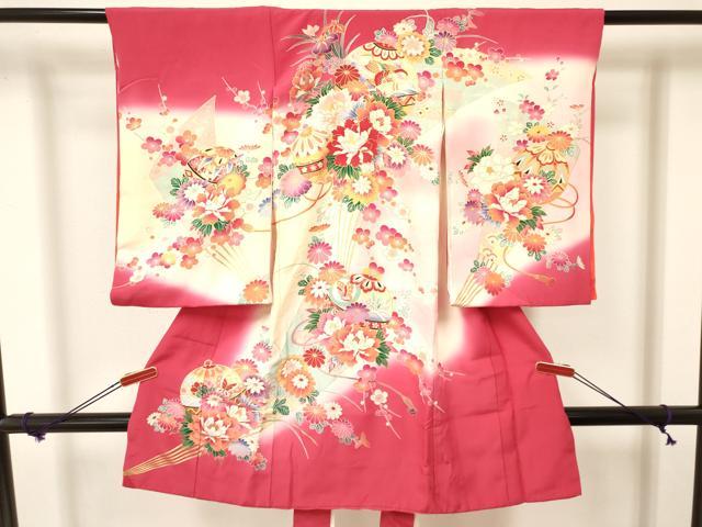 平和屋着物[]お宮参り　女の子　祝着　産着　初着　のしめ　鈴　鴛鴦花蝶文　暈し染め　金彩　逸品　DAAY3181ma