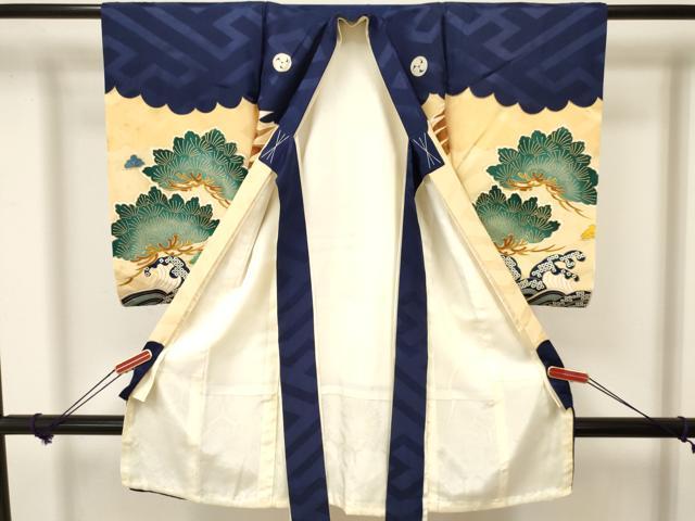 平和屋着物[]お宮参り　男の子　祝着　産着　初着　のしめ　鷹　鷲　打ち出の小槌　花松文　金彩　逸品　DAAY3188ma