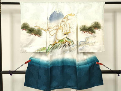 平和屋着物[]お宮参り 男の子 祝着 産着 初着 のしめ 刺繍 鷹 鷲 風景松文 暈し染め 金銀彩 逸品 DAAY3195ma