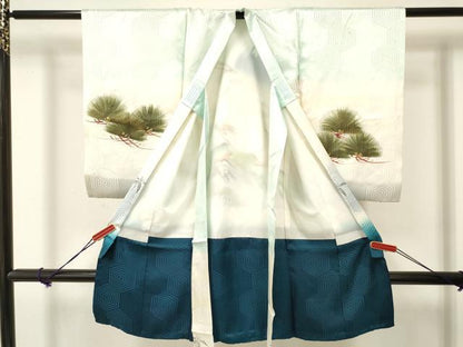 平和屋着物[]お宮参り　男の子　祝着　産着　初着　のしめ　刺繍　鷹　鷲　風景松文　暈し染め　金銀彩　逸品　DAAY3195ma