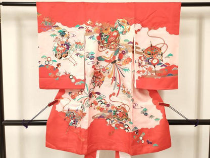 平和屋着物[]お宮参り　女の子　祝着　産着　初着　のしめ　鞠　雪輪糸車鳳凰花文　金彩　逸品　DAAY3217ma