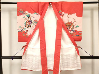 平和屋着物[]お宮参り　女の子　祝着　産着　初着　のしめ　鞠　雪輪糸車鳳凰花文　金彩　逸品　DAAY3217ma