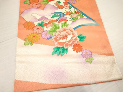 平和屋着物[]お宮参り　女の子　祝着　産着　初着　のしめ　冊子絵巻御所車風景花文　暈し染め　金彩　逸品　DAAY3222ma