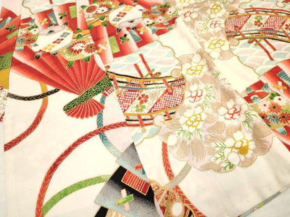 平和屋着物[]お宮参り　女の子　祝着　産着　初着　のしめ　糸車雪輪扇面源氏車花文　金彩　DAAY3224ma