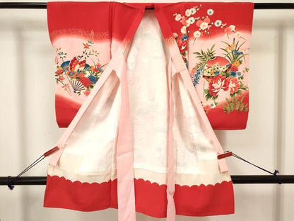 平和屋着物[]お宮参り　女の子　祝着　産着　初着　のしめ　御所車飛鶴鞠花文　暈し染め　金彩　逸品　DAAY3225ma