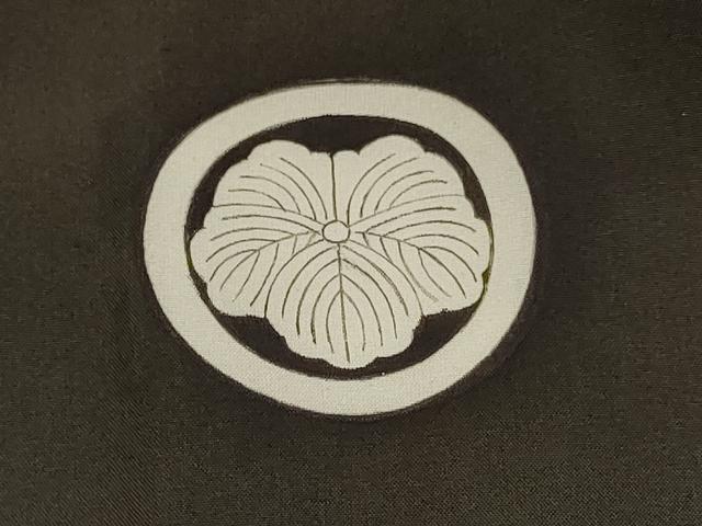 平和屋着物[]七五三　男の子　祝着・羽織・行灯袴・帯セット　飛鳥鼓花文　毘沙門亀甲　金彩　逸品　DAAY3236ma