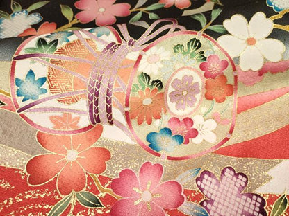 平和屋着物[]七五三　女の子　７歳　祝着　四つ身　駒刺繍　鼓花文　黒地　暈し染め　金彩　逸品　DAAY3251ma