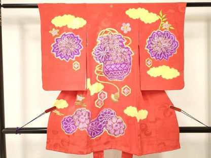 平和屋着物[]七五三　女の子　３歳　祝着　三つ身　駒刺繍　絞り　雲取り陶器花文　金銀糸　逸品　DAAY3287ma