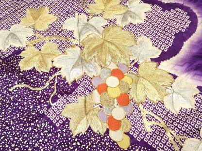 平和屋着物∵女の子 十三参り 子供 駒刺繍 絞り 葡萄蔦の葉文 暈し染め 金彩 逸品 DAAY3304ma