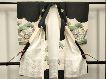 平和屋着物[]お宮参り　男の子　祝着　産着　初着　のしめ　駒刺繍　鷹　鷲　立波松文　金彩　逸品　DAAY3357ma