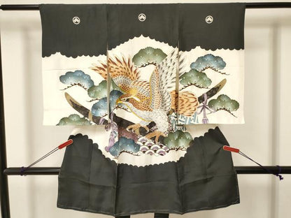 平和屋着物[]お宮参り　男の子　祝着　産着　初着　のしめ　刺繍　鷹　鷲　松文　金彩　逸品　DAAY3372ma