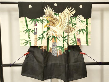 平和屋着物[]お宮参り　男の子　祝着　産着　初着　のしめ　刺繍　鷹　鷲　笹竹文　金彩　逸品　DAAY3379ma