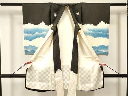 平和屋着物[]お宮参り　男の子　祝着　産着　初着　のしめ　手描き　刺繍　虎　寅　松文　銀彩　逸品　DAAY3380ma