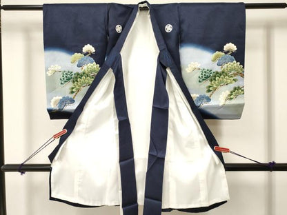 平和屋着物[]お宮参り　男の子　祝着　産着　初着　のしめ　鷹　鷲　破れ色紙重ね　源氏車梅松文　暈し染め　金彩　逸品　DAAY3386ma