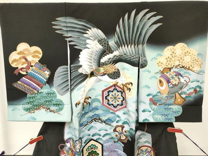 平和屋着物[]お宮参り　男の子　祝着　産着　初着　のしめ　刺繍　鷹　鷲　亀甲源氏車笹松文　暈し染め　金彩　逸品　DAAY3399ma