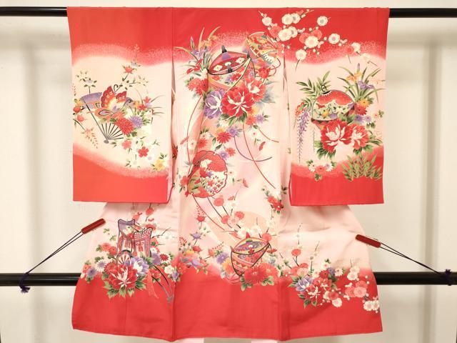 平和屋着物[]お宮参り 女の子 祝着 産着 初着 のしめ 糸車 雪輪几帳御所車花文 暈し染め 金銀彩 逸品 DAAY3417ma