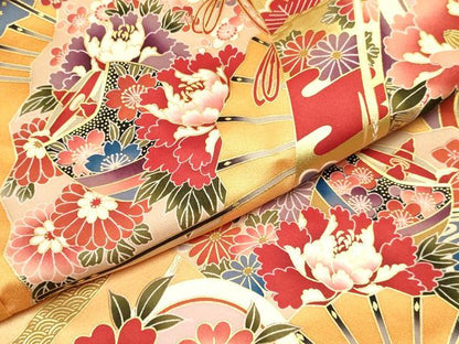 平和屋着物[]お宮参り　女の子　祝着　産着　初着　のしめ　糸車　貴重扇面花蝶丸文　暈し染め　金彩　逸品　DAAY3425ma