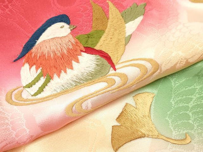 平和屋着物[]お宮参り　女の子　祝着　産着　初着　のしめ　刺繍　鴛鴦流水花文　暈し染め　金彩　逸品　DAAY3430ma