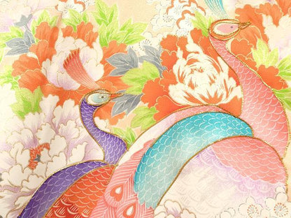 平和屋着物[]お宮参り　女の子　祝着　産着　初着　のしめ　駒刺繍　孔雀牡丹花文　金彩　逸品　DAAY3431ma