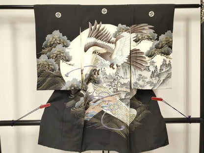 平和屋着物[]お宮参り　男の子　祝着　産着　初着　のしめ　駒刺繍　鷹　鷲　絵巻片輪車松文　金銀彩　逸品　DAAY3451ma