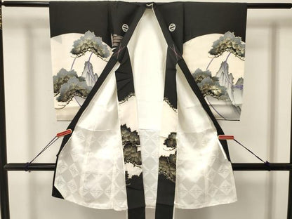 平和屋着物[]お宮参り　男の子　祝着　産着　初着　のしめ　駒刺繍　鷹　鷲　絵巻片輪車松文　金銀彩　逸品　DAAY3451ma