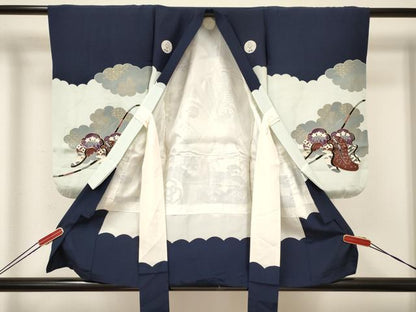 平和屋着物[]七五三　男の子　祝着・長襦袢(袷)セット　駒刺繍　龍　兜　絵巻松文　金彩　逸品　DAAY3467ma