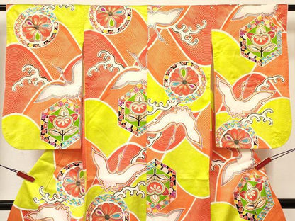 平和屋着物[]七五三　女の子　７歳　祝着　四つ身　長襦袢(袷・半衿刺繍)セット　飛鶴立波花文　金彩　逸品　DAAY3481ma