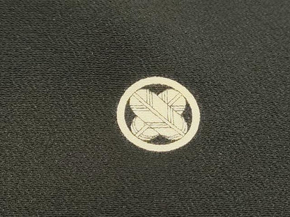 平和屋着物■豪華黒留袖　駒刺繍　立波飛鶴文　暈し染め　金彩　正絹　逸品　DAAY4829qa