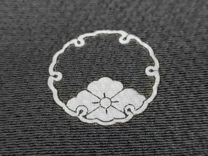 平和屋着物●豪華黒留袖　吉祥草花文　金彩　正絹　逸品　DAAY5200ud