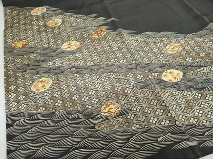 平和屋着物●豪華黒留袖　吉祥草花文　金彩　正絹　逸品　DAAY5200ud