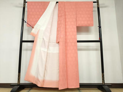 平和屋着物●上質な色無地　亀甲花地紋　甚三紅色　正絹　逸品　DAAY5360ud